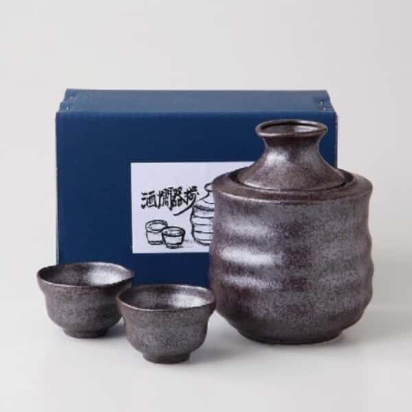 日本美濃燒 日本美濃燒 黑銀彩 溫酒器酒杯酒瓶套裝 大 一瓶兩杯 正面圖